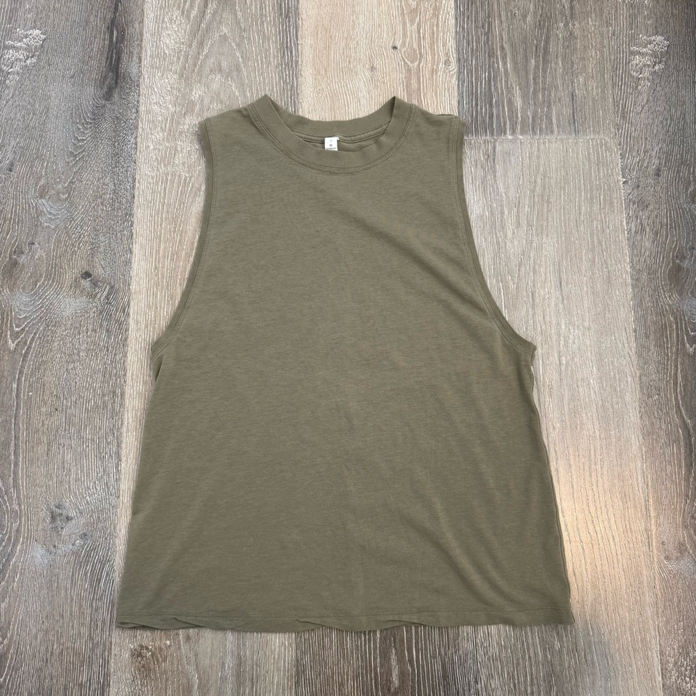 Lululemon all yours boyfriend  muscle tank olive green size 2